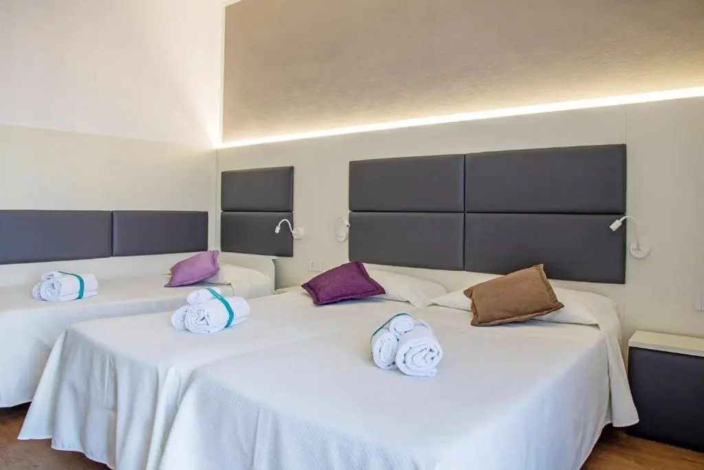 Standard Triple room with balcony