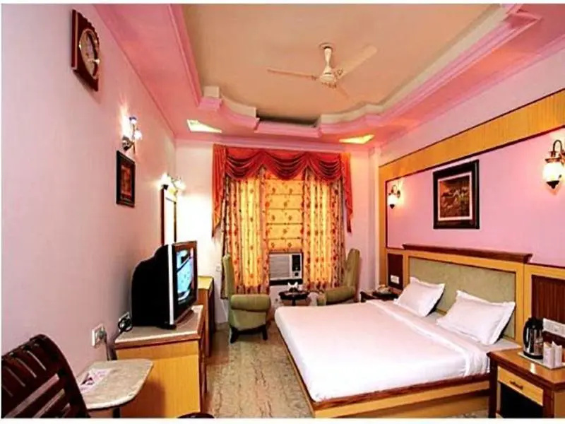 Glt Hotel Radiance - Chambres