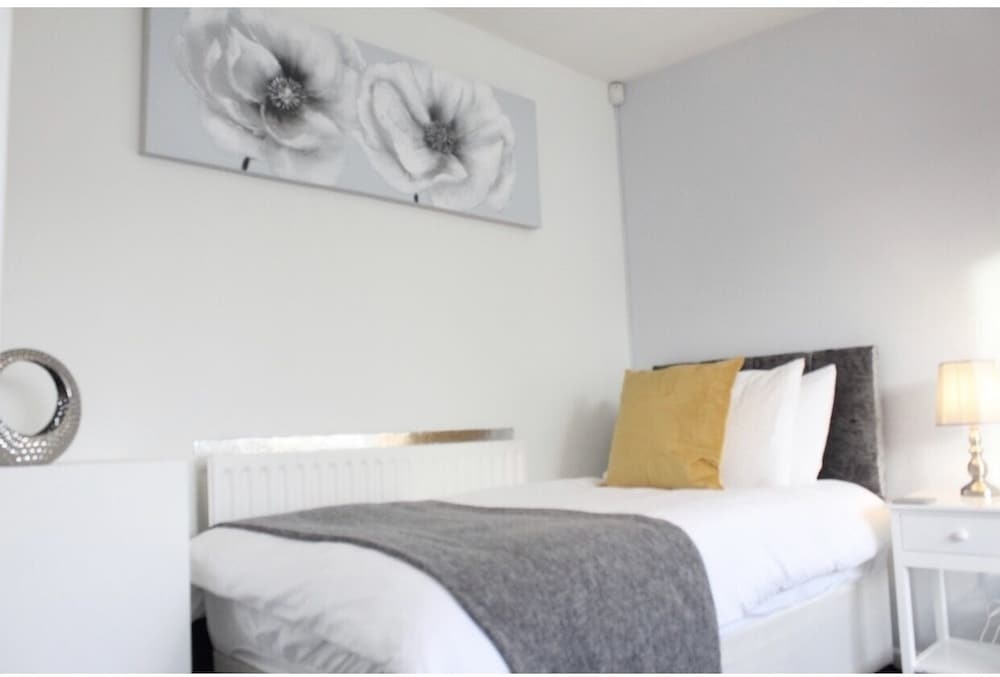 City Centre House FREE PARKING