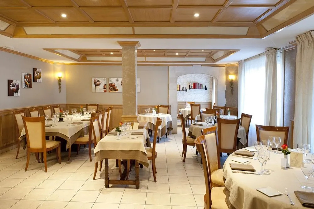 Hôtel restaurant Le Cheval Rouge - Général