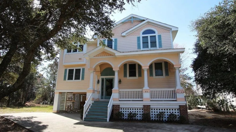 Sounds Awesome - 5 Br Home