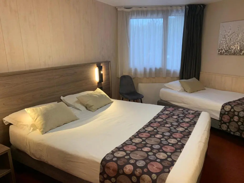 Standard Triple room