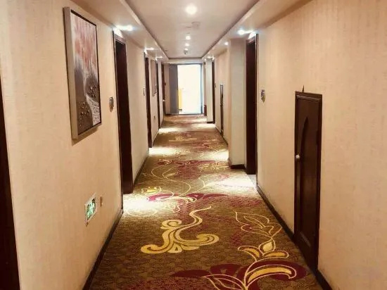 Xining Julong Business Hotel (Xining Railway Station Provincial Hospital)
