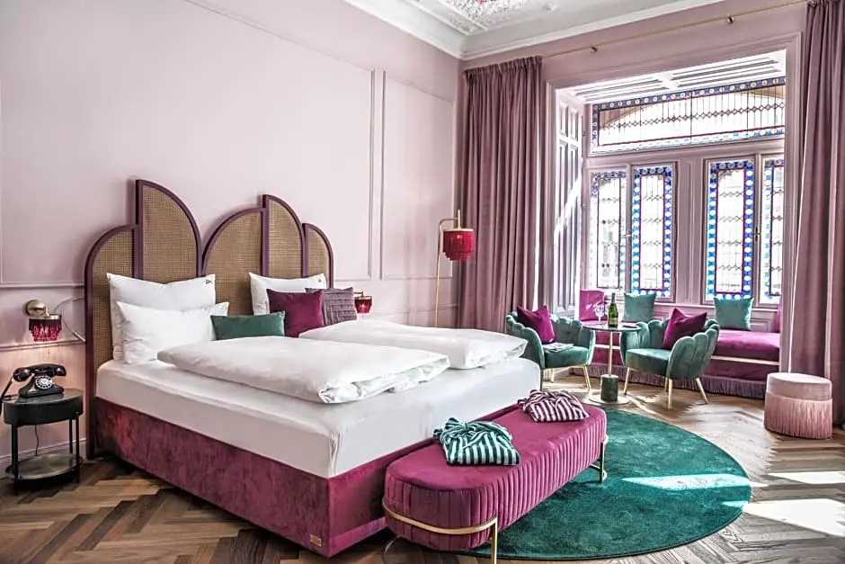 Double Suite (full double bed)