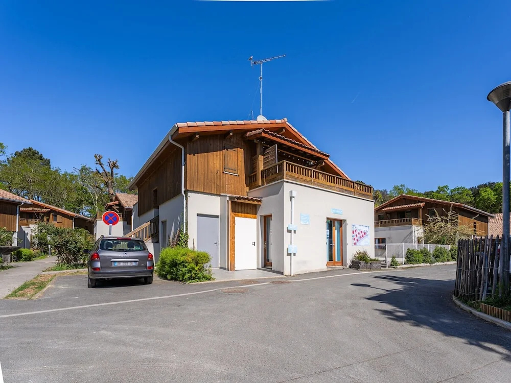 Apartment in Lacanau Near Beach