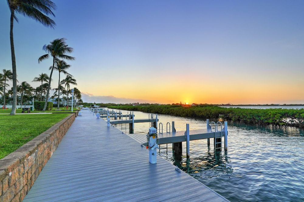 Waterfront Luxury Villa With Sunset Views and Boat Slip