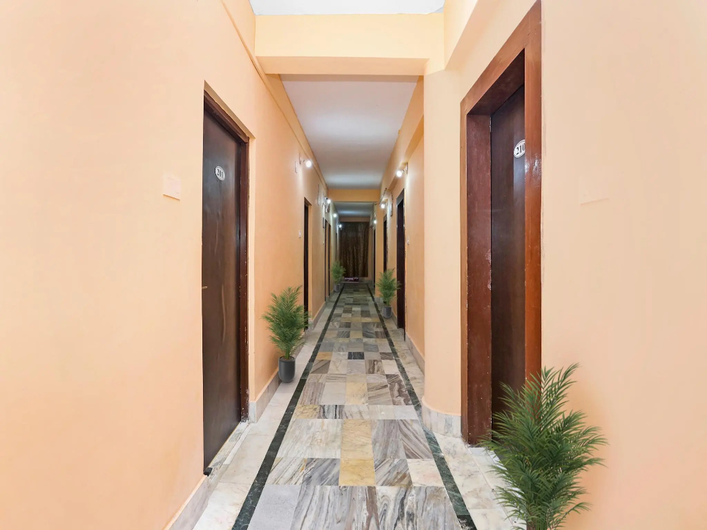 Lobby & Reception