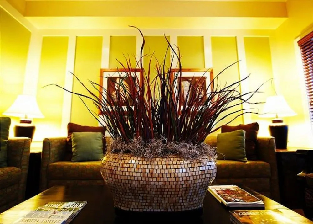 Lobby & Reception
