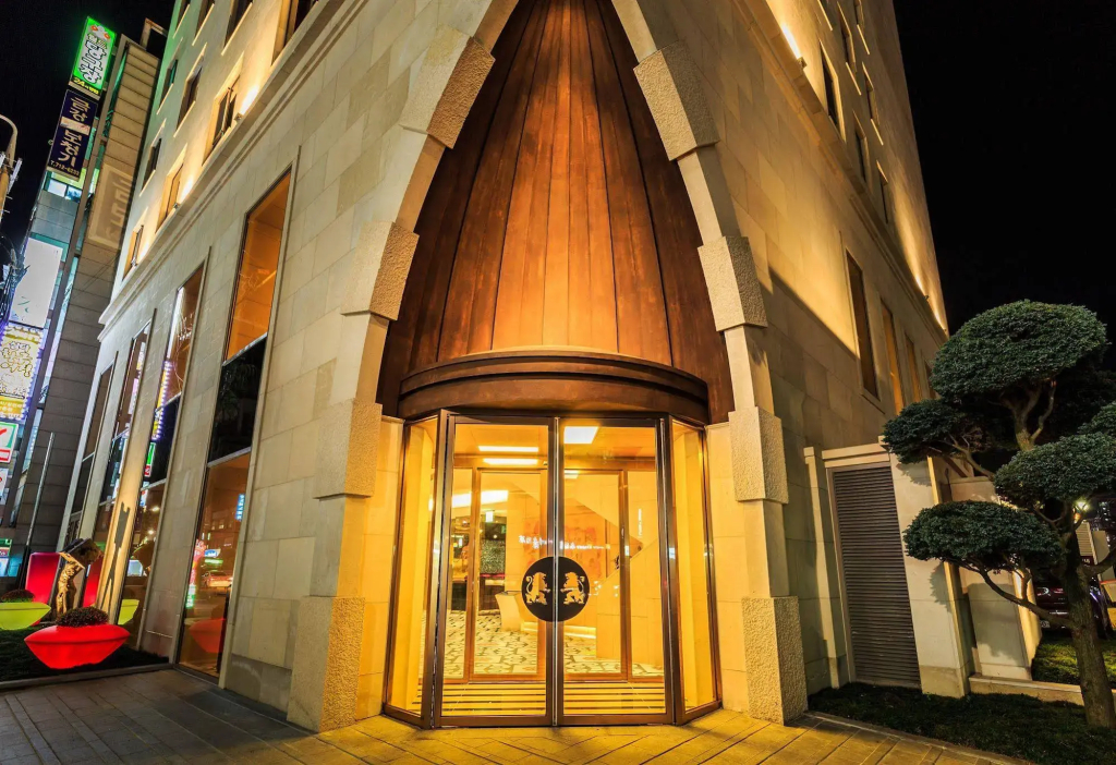 Hotel Leo