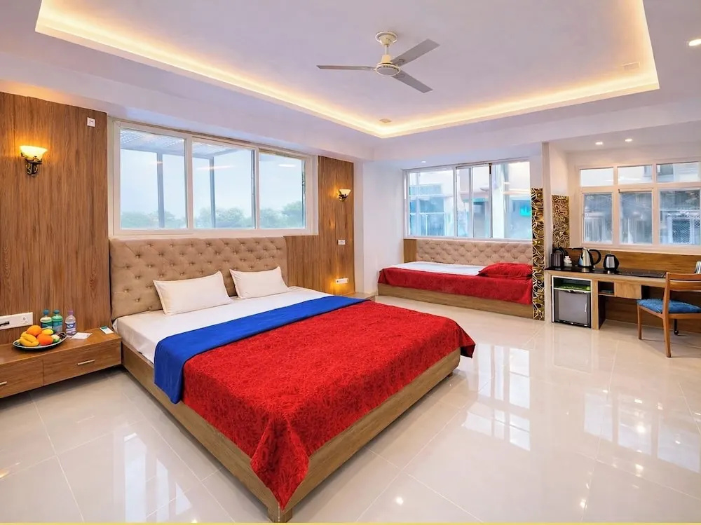 Radhika Palace -near ISCKON &Prem mandir