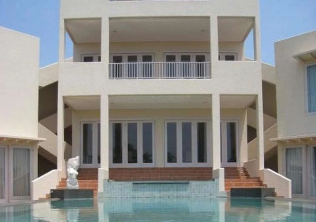 Blue Whale Sanctuary Hotel