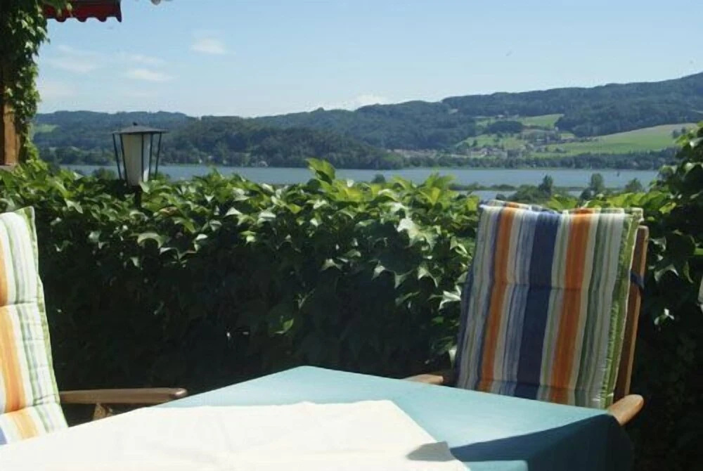 Superior Double room with balcony and with lake view (full double bed)