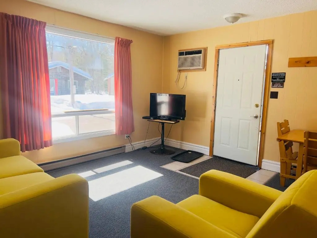 2 Bedrooms Cottage