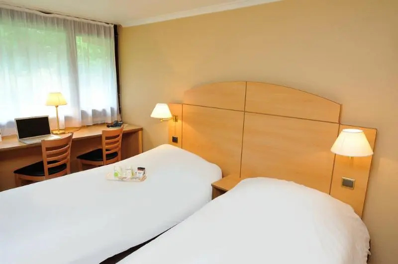 KYRIAD Sedan - Chambres