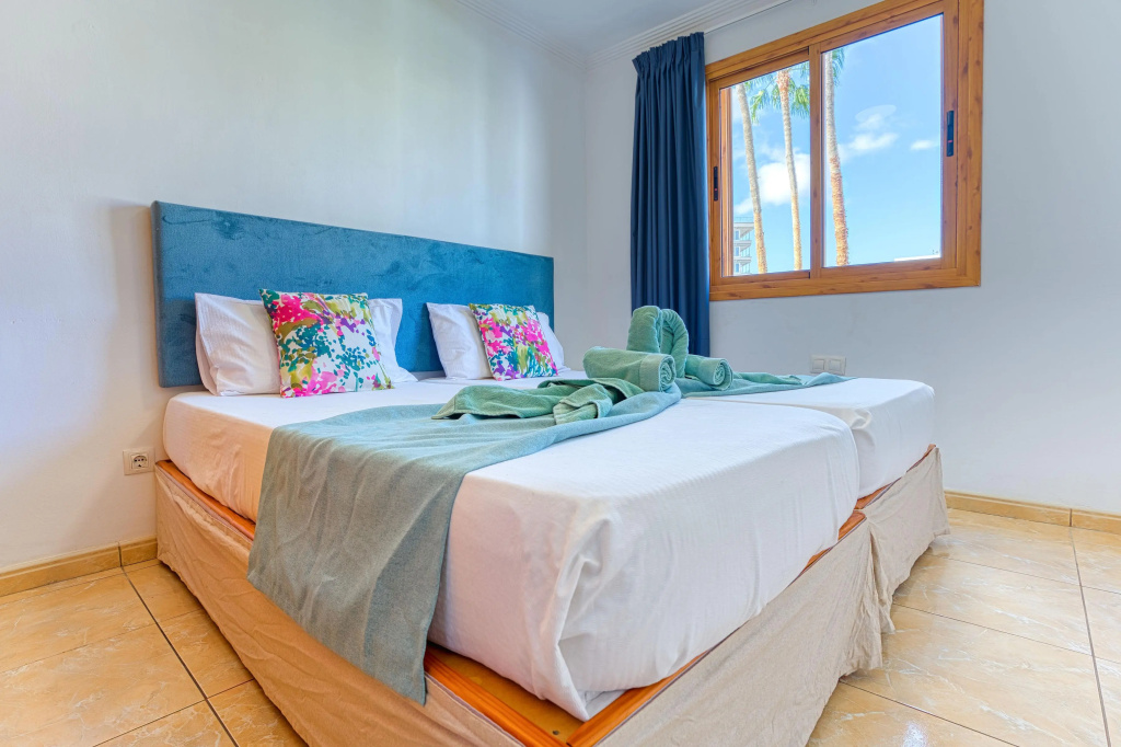 Las Brisas — 5