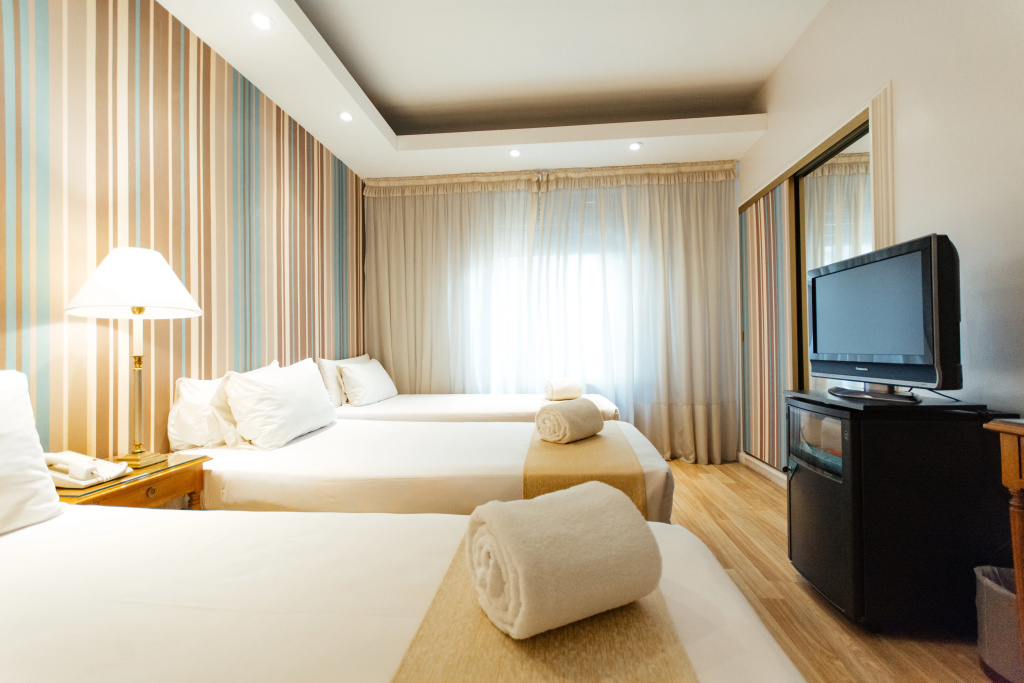 Standard Triple room