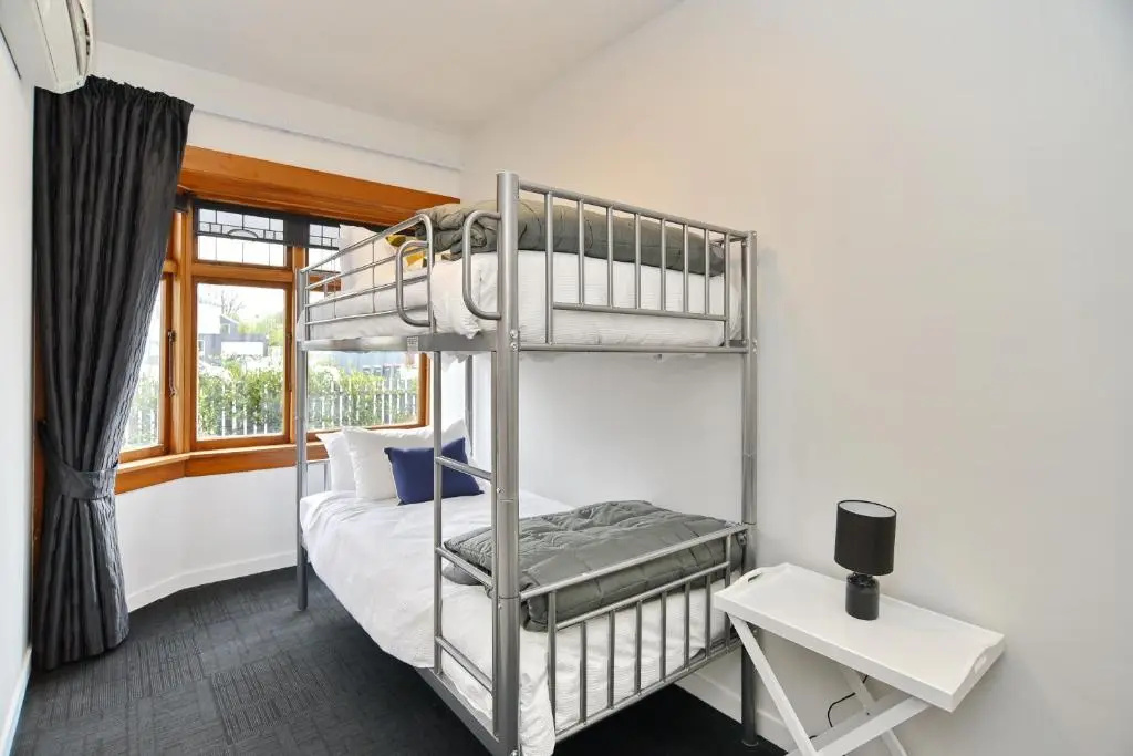 Whitmore- Classic Villa - Christchurch Holiday Homes