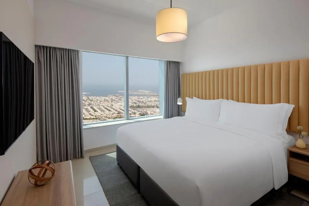 Люкс с 2 комнатами с видом на море в Staybridge Suites Dubai Financial Centre