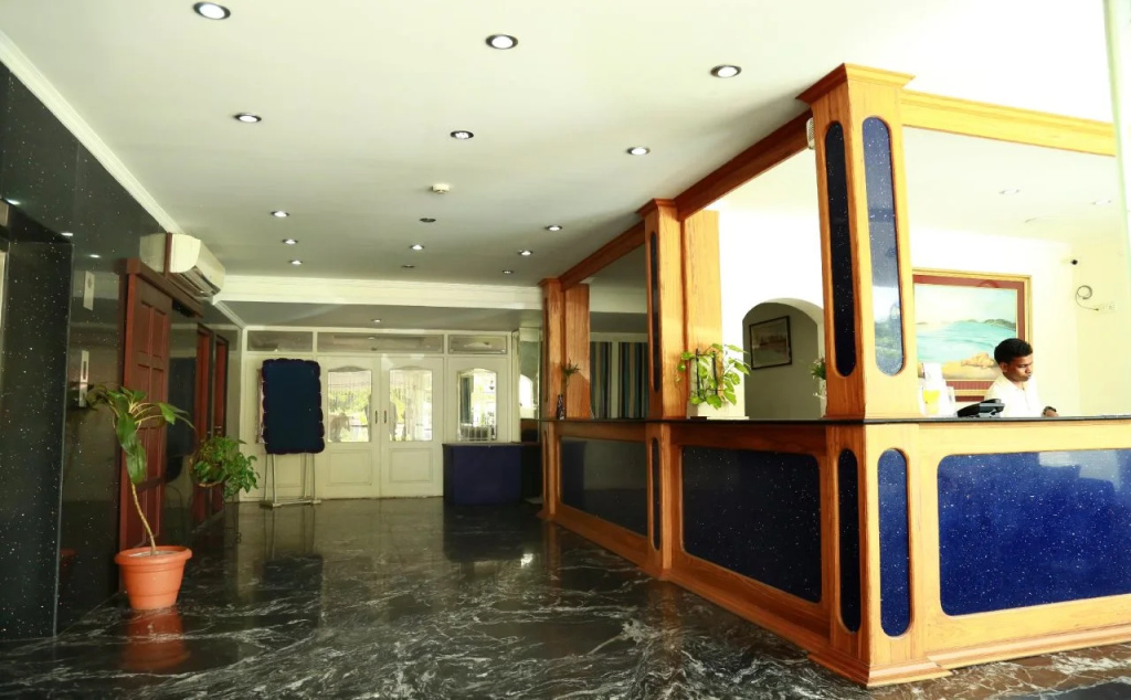 Lobby & Reception