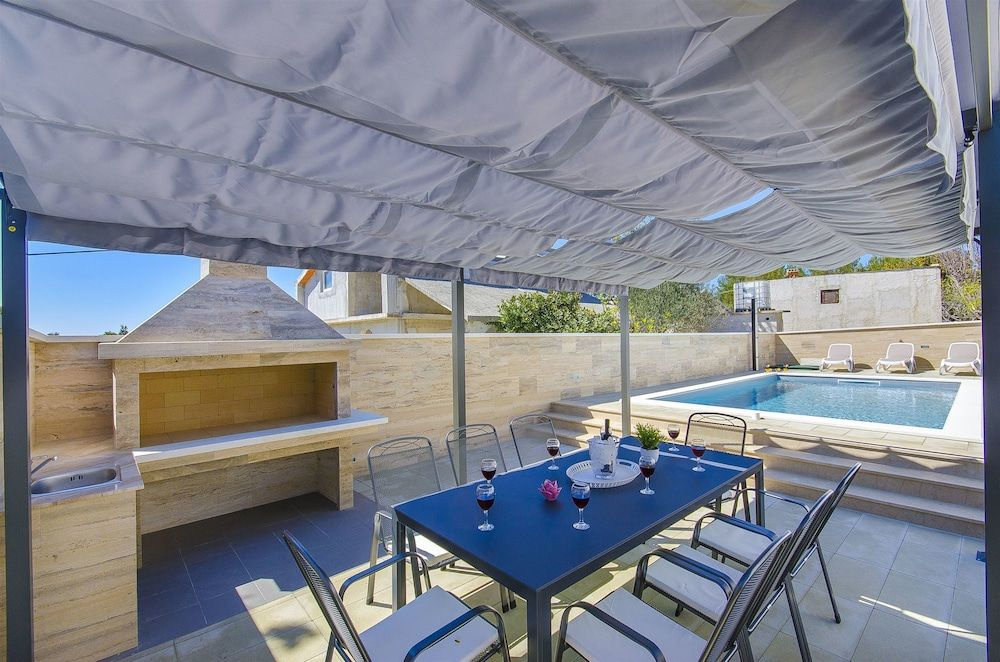 Apartments Villa V
