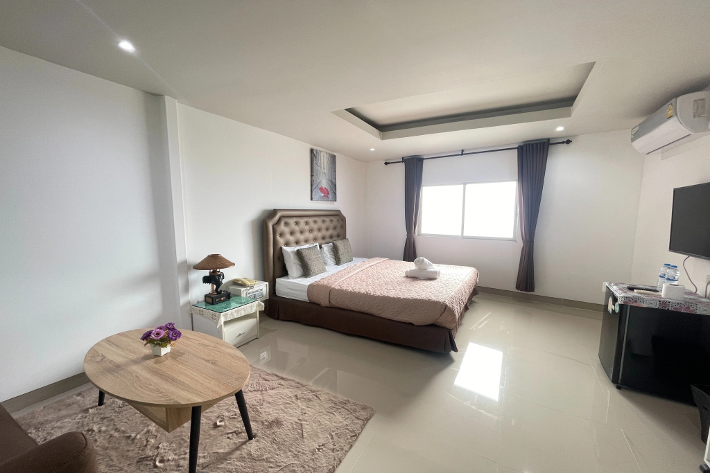 W-9 Hotel — 4