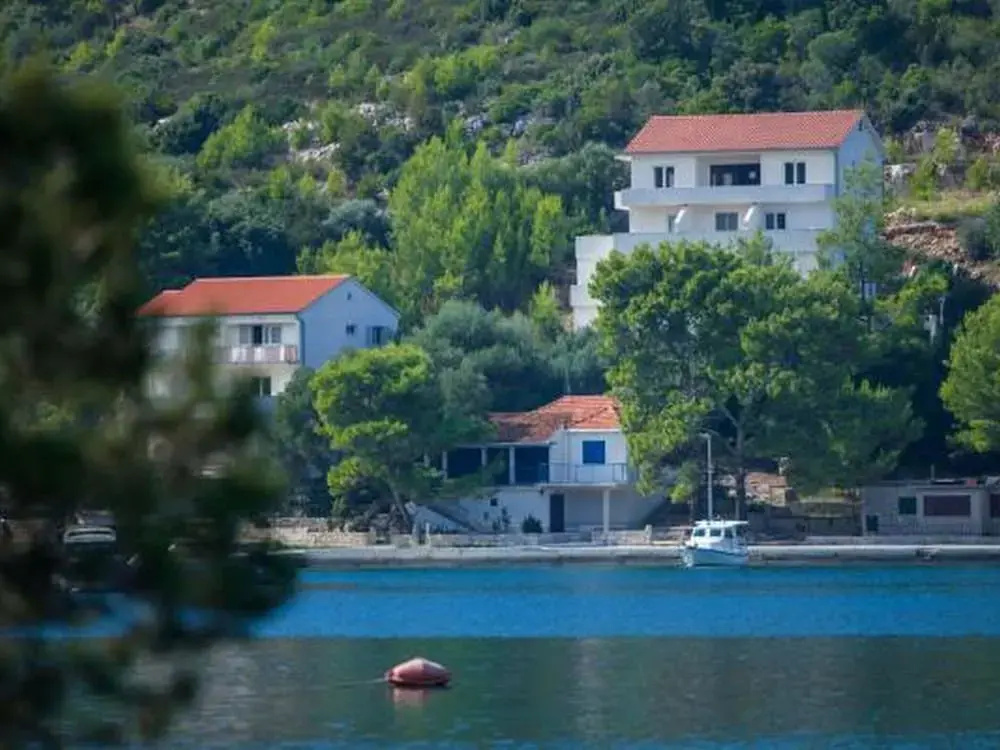 Apartments Bruna Lastovo-superior One Bedroom Apartment With Balcony and Sea View-zeleni