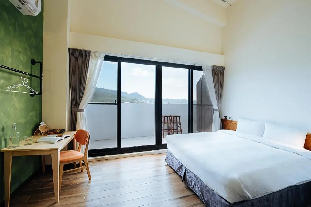 Economy room