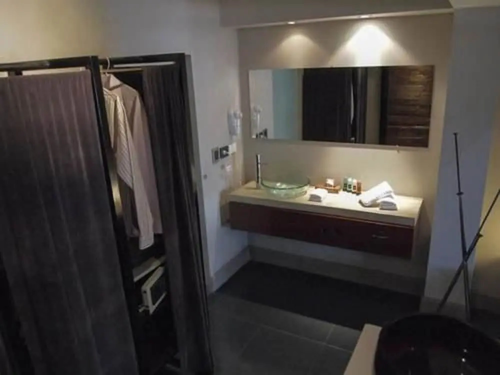 Double Suite (twin beds)