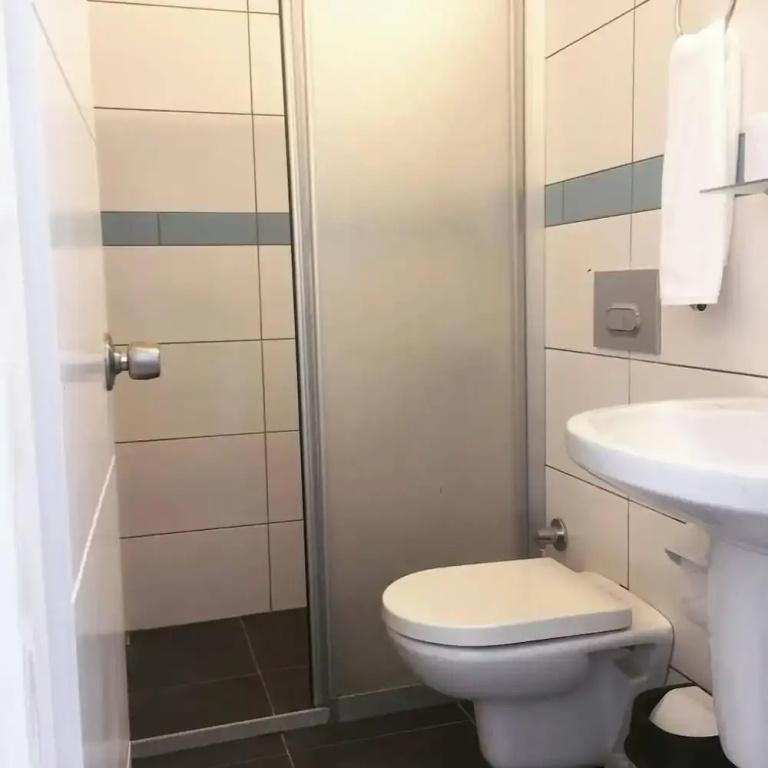 Standard Double room with balcony (full double bed)
