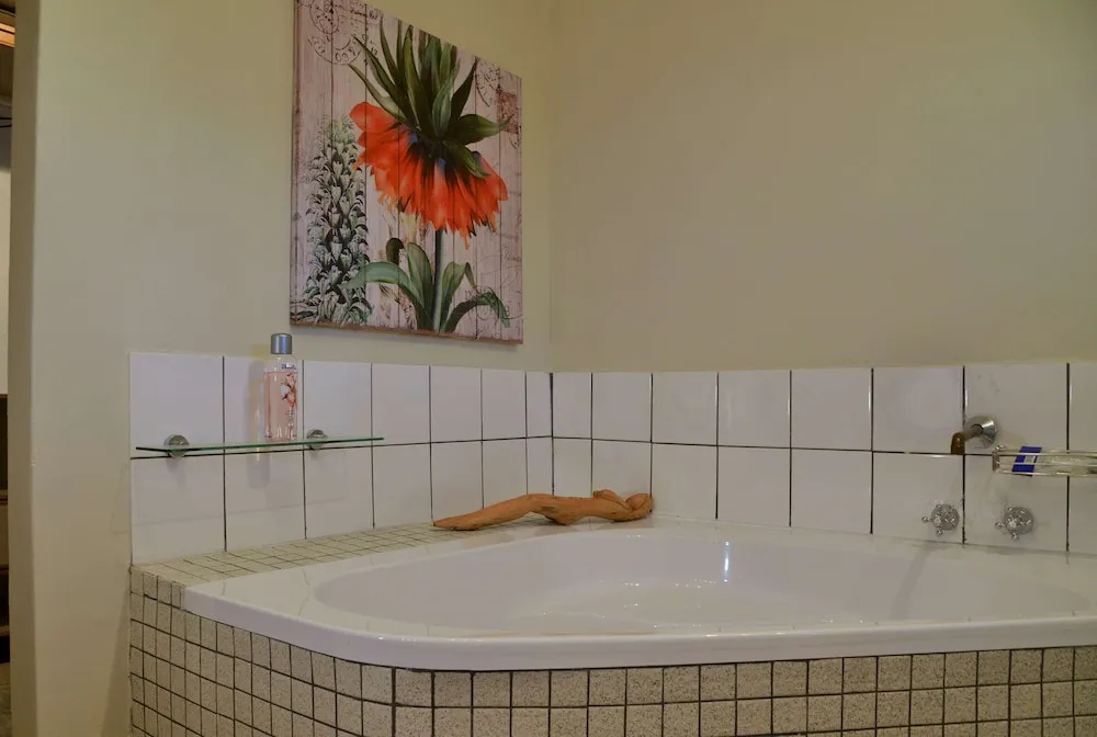 Double Cottage with river view (full double bed)