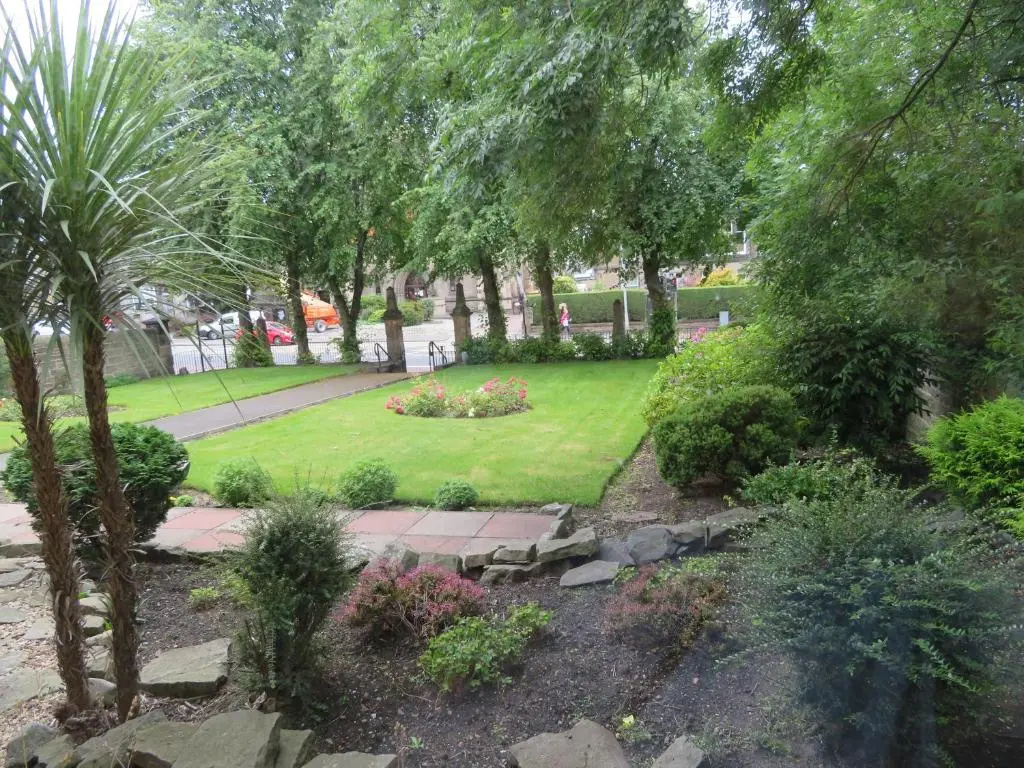 Deluxe Double room (full double bed)