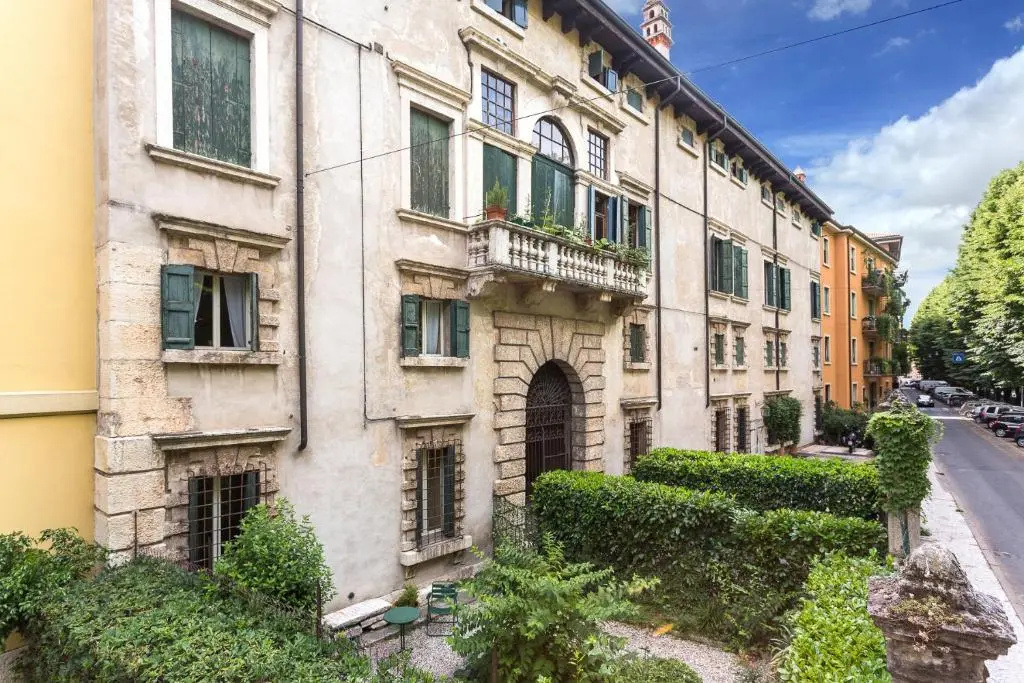 3 Bedrooms Duplex Apartment