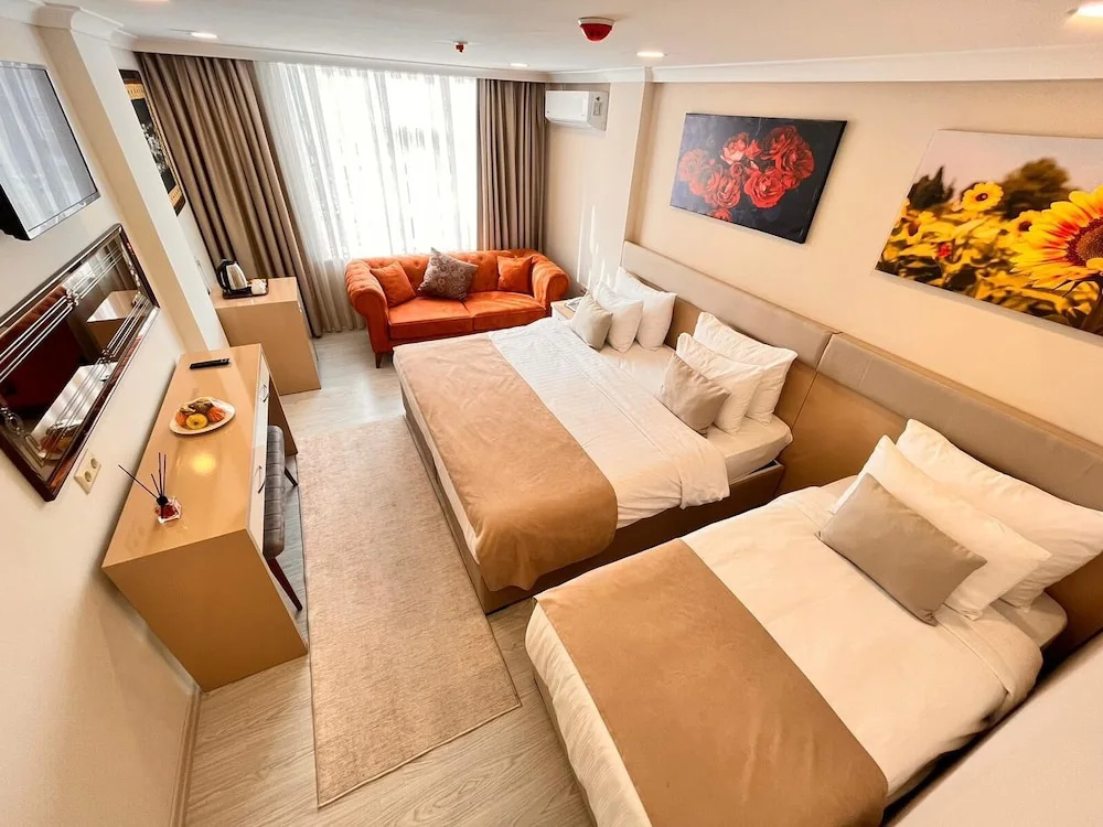 Standard Triple Family room with sea view