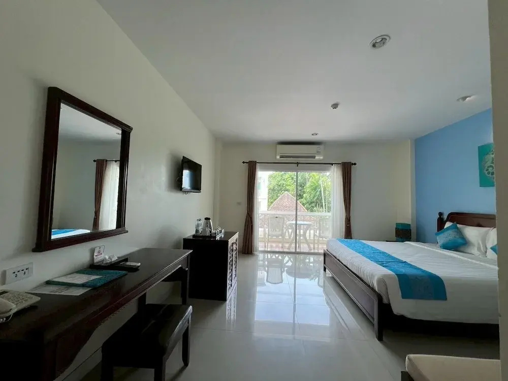 Superior Double room with balcony (full double bed)
