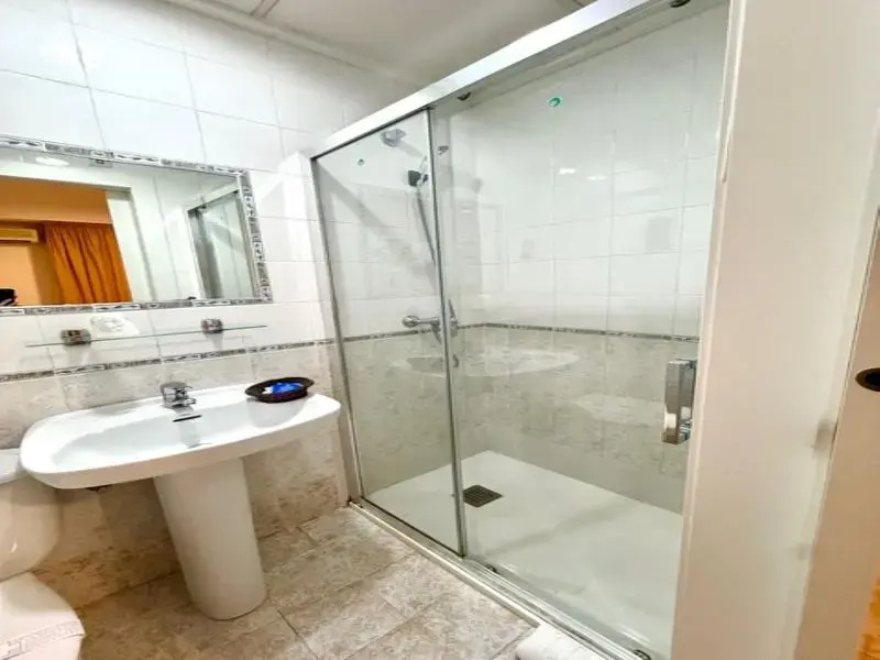 Standard Double room with city view (twin beds)