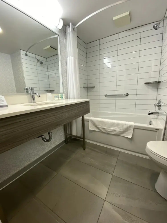 Quality Inn & Suites - фото 10