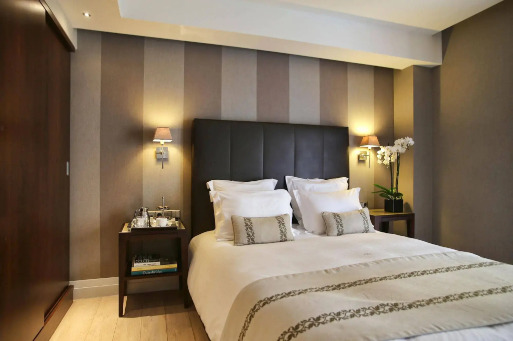 The Y Hotel - Général
