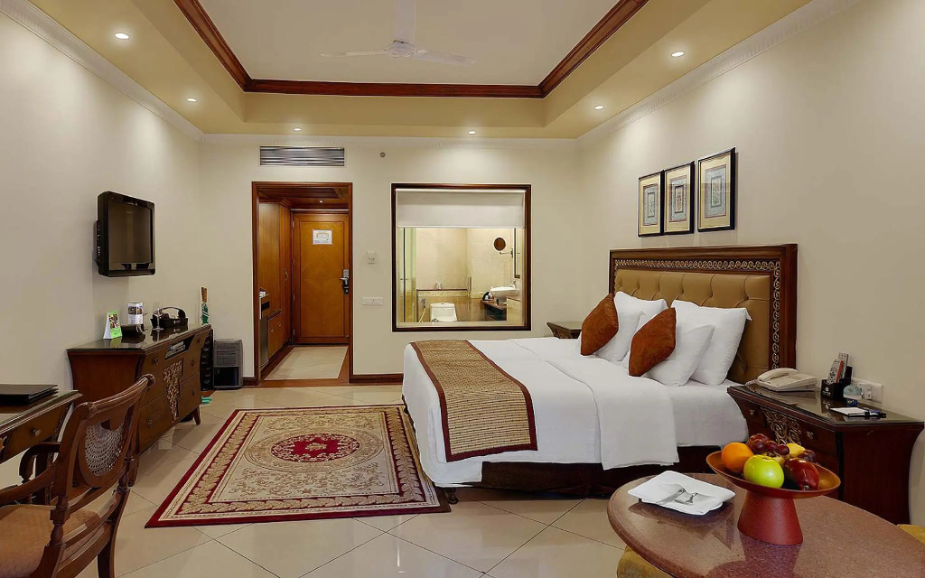 Standard Club room