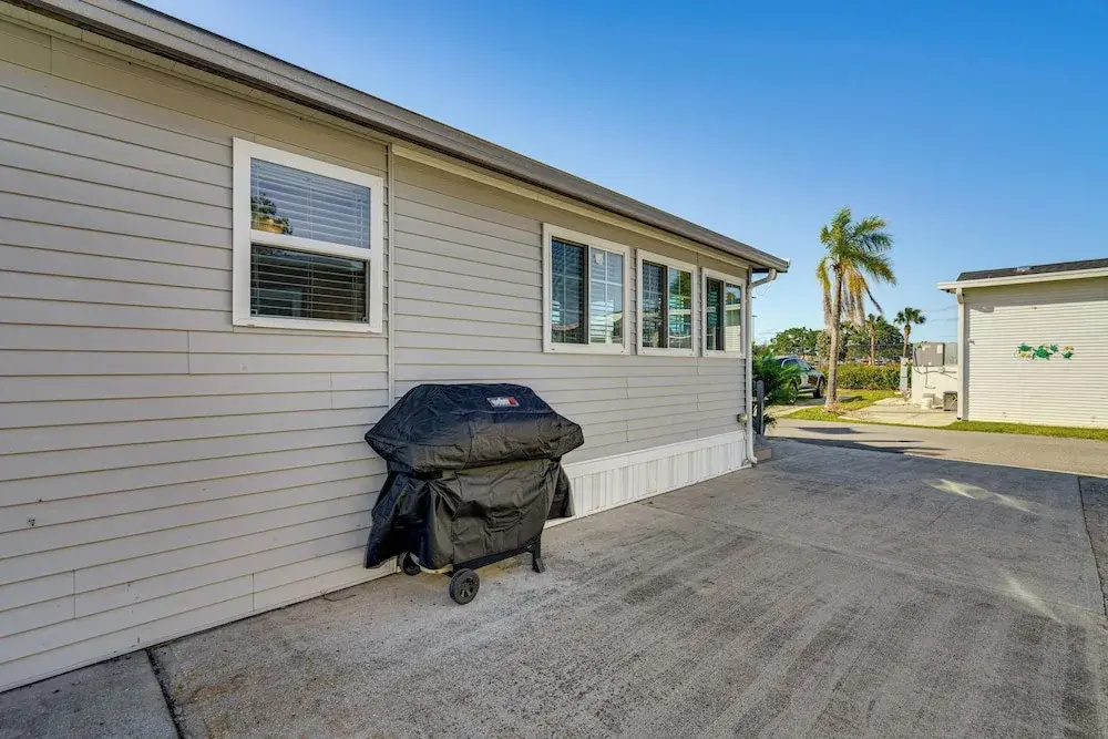 Deck & Resort Perks: Home 3 Mi to Fort Myers Beach