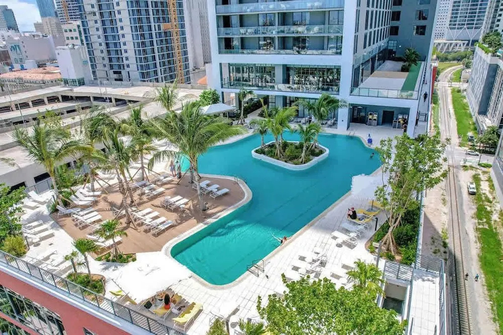 Oasis 1BR Apartment With Pool