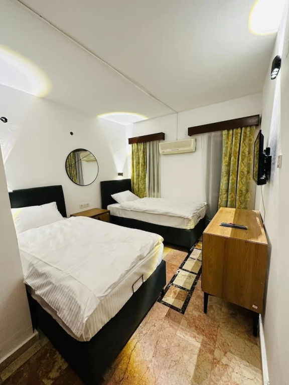 Jest Otel — 2