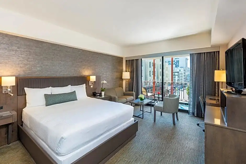 Premier room