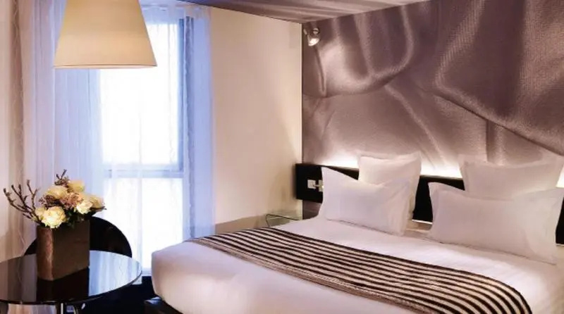7 Eiffel Hotel 43