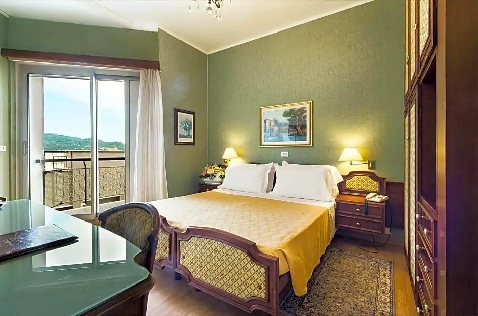 Hotel Bellevue Et Mediterranee - Chambres