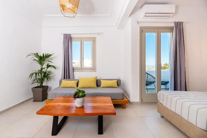 Superior Double room with balcony (full double bed)