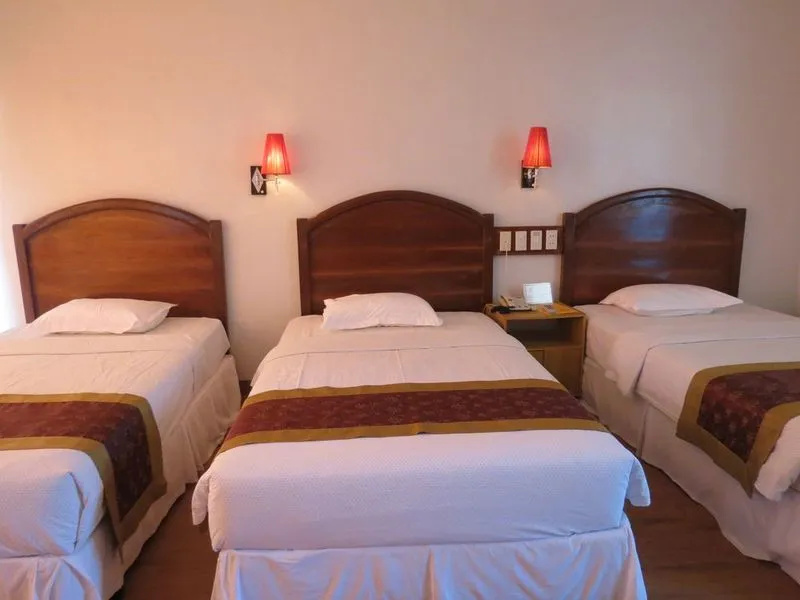 Standard Triple room with sea view