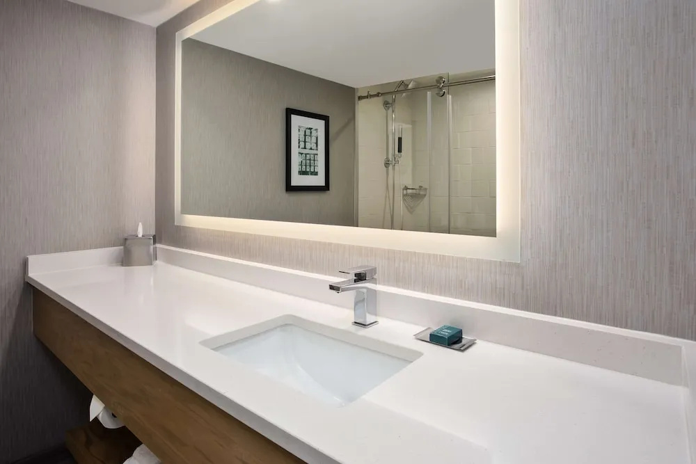 Standard Double room with river view (full double bed)