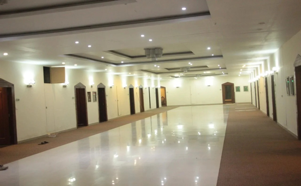 Lobby & Reception