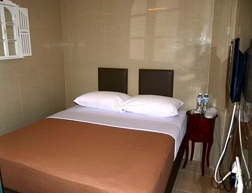 Aura Hotel