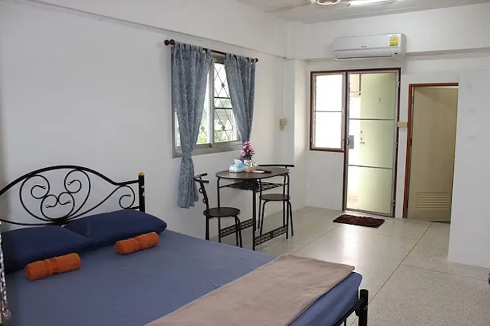Standard Double room with balcony (full double bed)